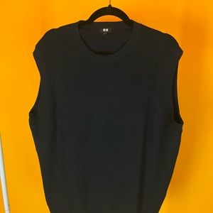 UNIQLO XL navy Sweater Vest Men